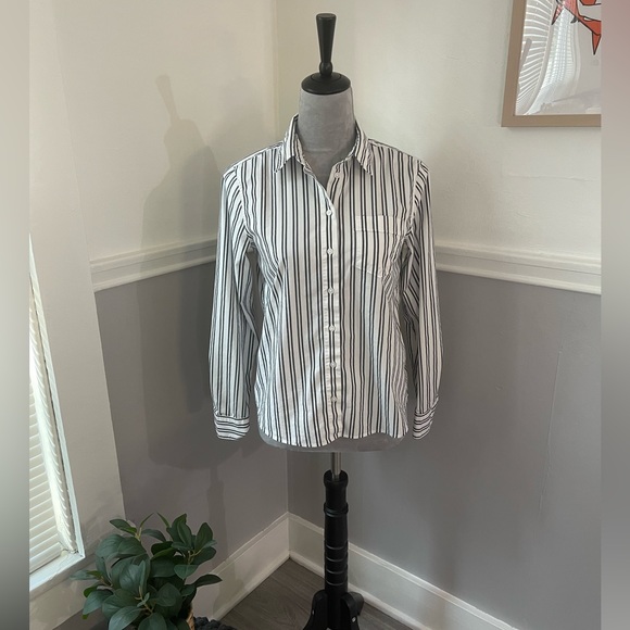 🔵5 For $15🔵 Banana Republic Quinn Boy Fit White & Dark Grey Stripe Button Down - Picture 4 of 8